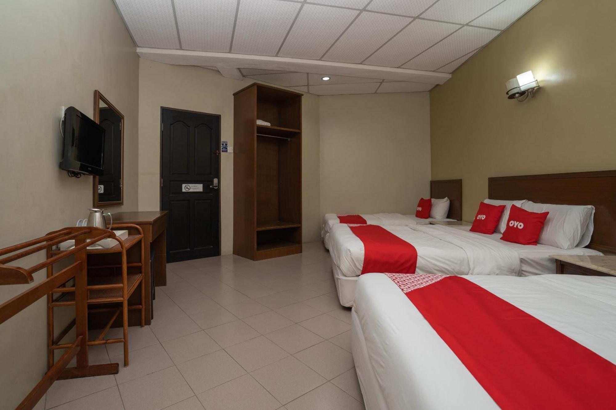 De Clinique Hotel Kampong Pasir Bogak Exterior photo