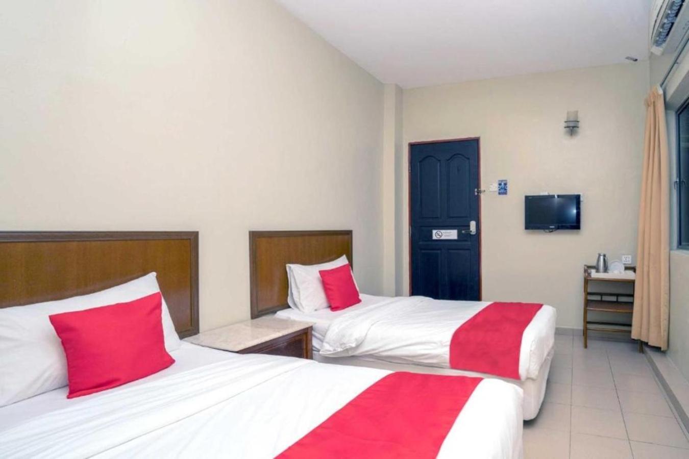De Clinique Hotel Kampong Pasir Bogak Exterior photo